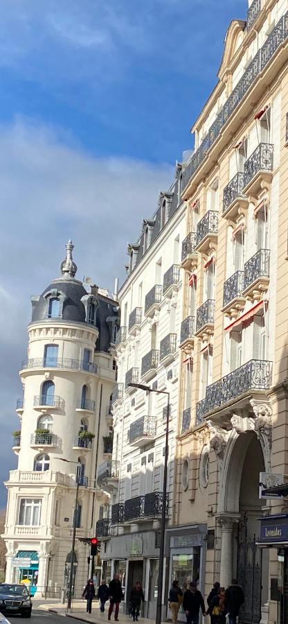 Proche des Thermes et à pied du lac Vichy Exterior foto